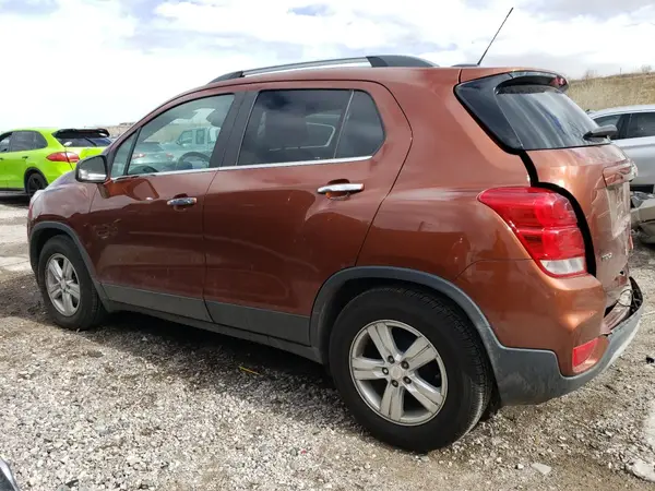 3GNCJLSB2KL264070 2019 CHEVROLET TRAX - Image 2