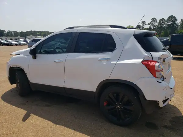 3GNCJLSB2KL285694 2019 CHEVROLET TRAX - Image 2