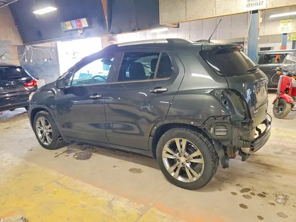 3GNCJLSB2KL290622 2019 CHEVROLET TRAX - Image 2