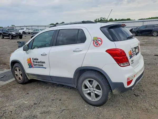 3GNCJLSB2KL292614 2019 CHEVROLET TRAX - Image 2