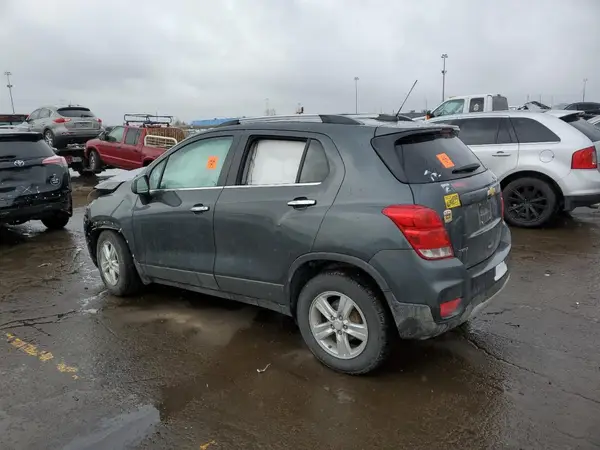 3GNCJLSB2KL296601 2019 CHEVROLET TRAX - Image 2