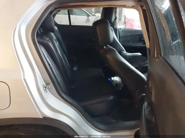 3GNCJLSB2KL307080 2019 CHEVROLET TRAX - Image 8