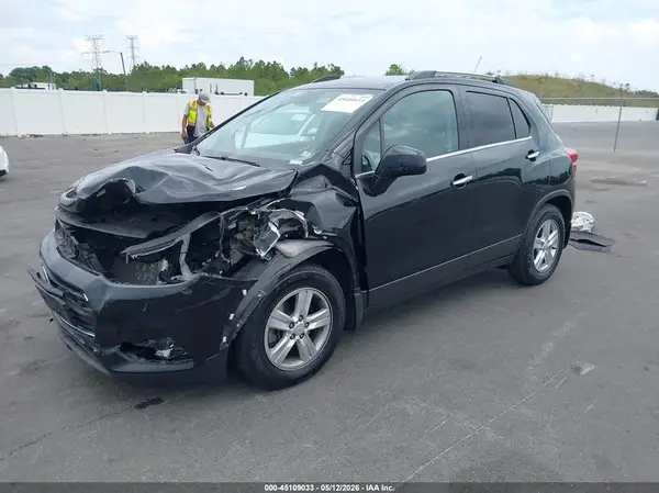 3GNCJLSB2KL322324 2019 CHEVROLET TRAX - Image 2
