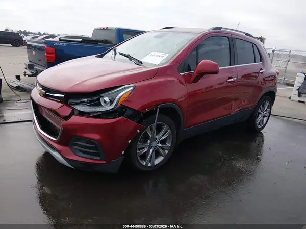 3GNCJLSB2KL334408 2019 CHEVROLET TRAX - Image 2