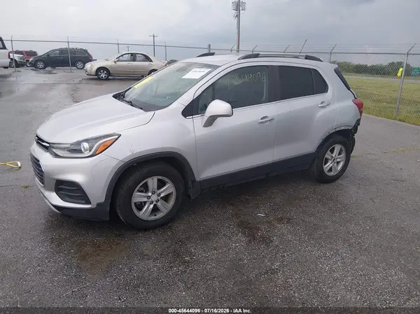3GNCJLSB2KL343819 2019 CHEVROLET TRAX - Image 2