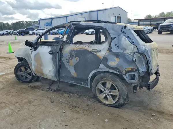 3GNCJLSB2KL346896 2019 CHEVROLET TRAX - Image 2
