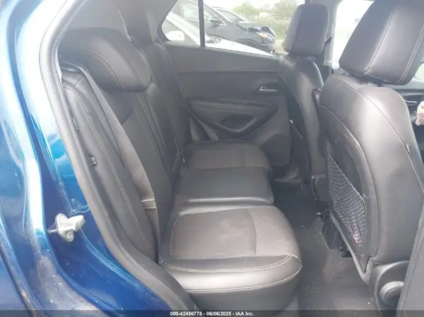 3GNCJLSB2KL347160 2019 CHEVROLET TRAX - Image 8