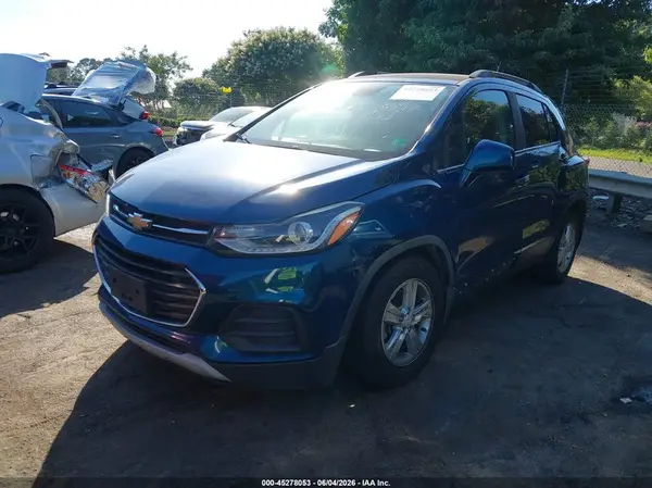 3GNCJLSB2KL352276 2019 CHEVROLET TRAX - Image 2