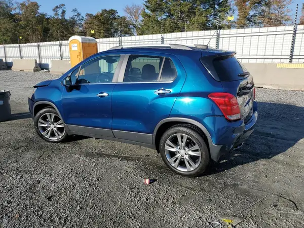 3GNCJLSB2KL396584 2019 CHEVROLET TRAX - Image 2