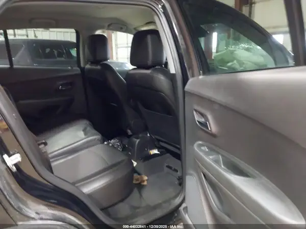 3GNCJLSB2KL405963 2019 CHEVROLET TRAX - Image 8