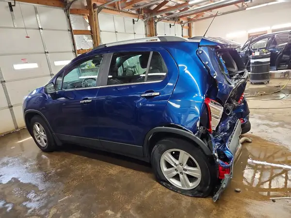 3GNCJLSB2LL138440 2020 CHEVROLET TRAX - Image 2