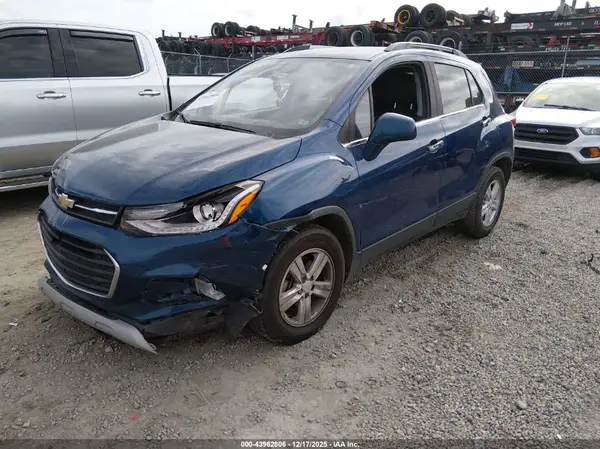 3GNCJLSB2LL171647 2020 CHEVROLET TRAX - Image 2