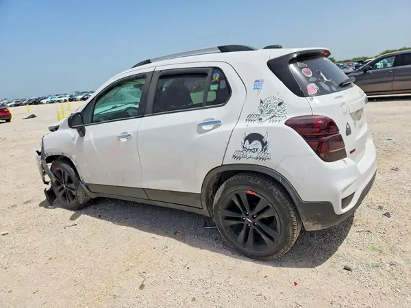3GNCJLSB2LL176900 2020 CHEVROLET TRAX - Image 2