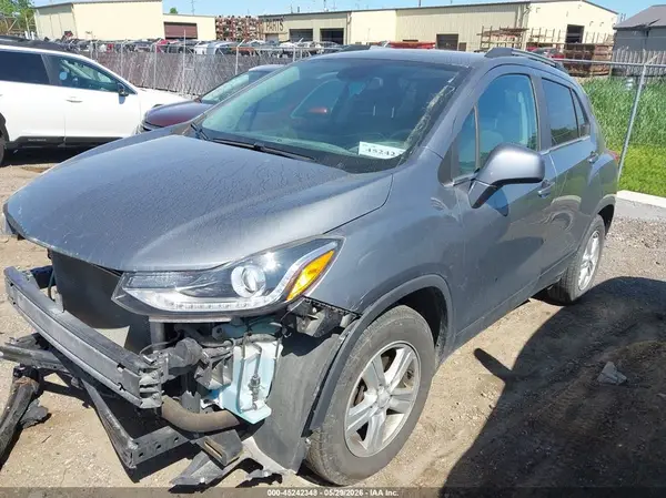 3GNCJLSB2LL202198 2020 CHEVROLET TRAX - Image 2