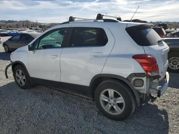 3GNCJLSB2LL203240 2020 CHEVROLET TRAX - Image 2