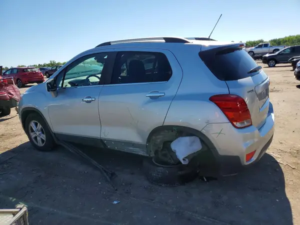 3GNCJLSB2LL222225 2020 CHEVROLET TRAX - Image 2
