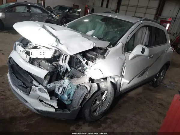 3GNCJLSB2LL223651 2020 CHEVROLET TRAX - Image 2