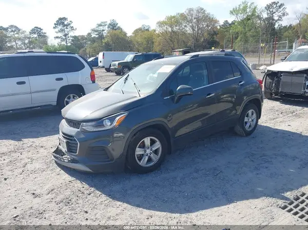 3GNCJLSB2LL225139 2020 CHEVROLET TRAX - Image 2