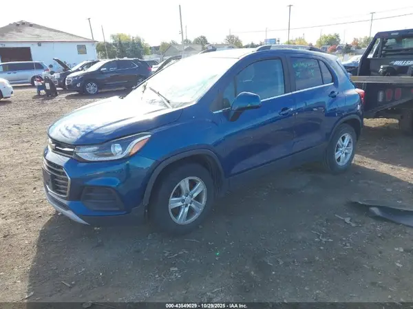 3GNCJLSB2LL225772 2020 CHEVROLET TRAX - Image 2