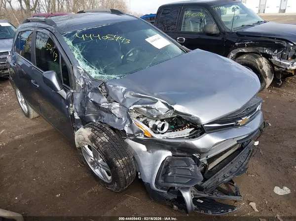 3GNCJLSB2LL249456 2020 CHEVROLET TRAX - Image 1