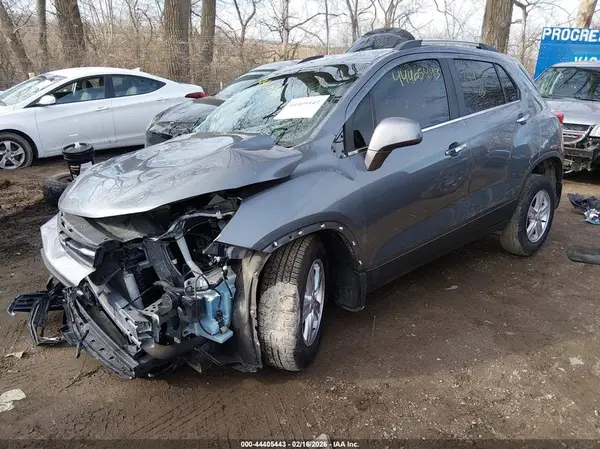 3GNCJLSB2LL249456 2020 CHEVROLET TRAX - Image 2