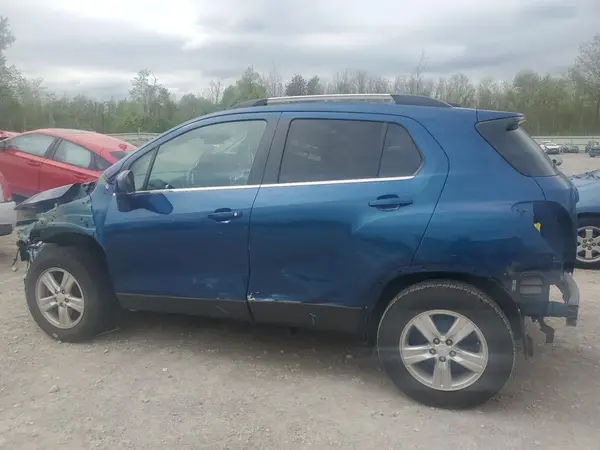 3GNCJLSB2LL249683 2020 CHEVROLET TRAX - Image 2