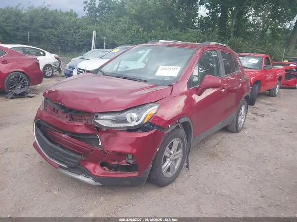 3GNCJLSB2LL250526 2020 CHEVROLET TRAX - Image 2