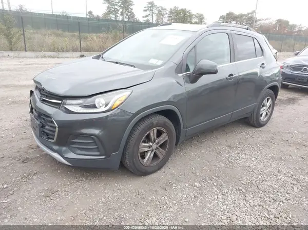 3GNCJLSB2LL252177 2020 CHEVROLET TRAX - Image 2