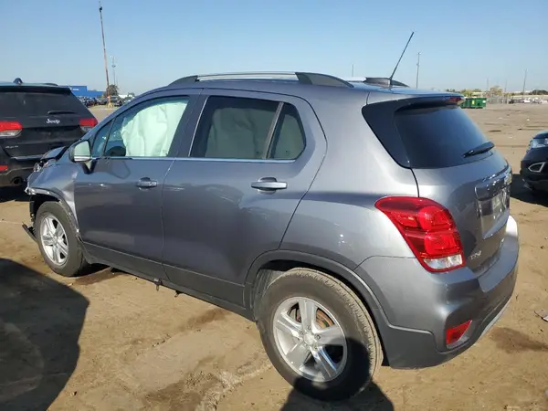 3GNCJLSB2LL258514 2020 CHEVROLET TRAX - Image 2