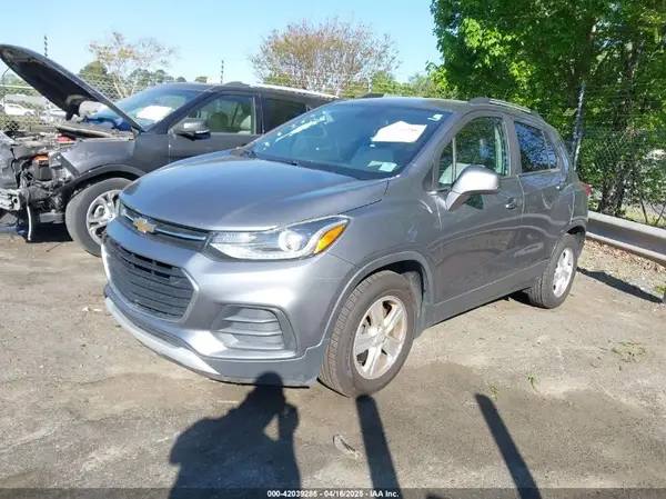 3GNCJLSB2LL269660 2020 CHEVROLET TRAX - Image 2