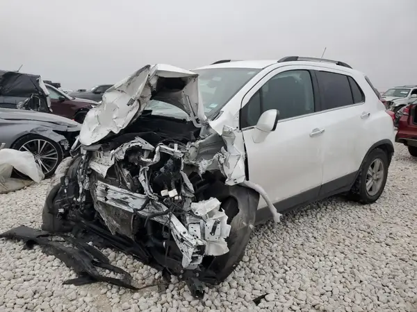 3GNCJLSB2LL300258 2020 CHEVROLET TRAX - Image 1