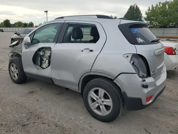 3GNCJLSB2LL310868 2020 CHEVROLET TRAX - Image 2