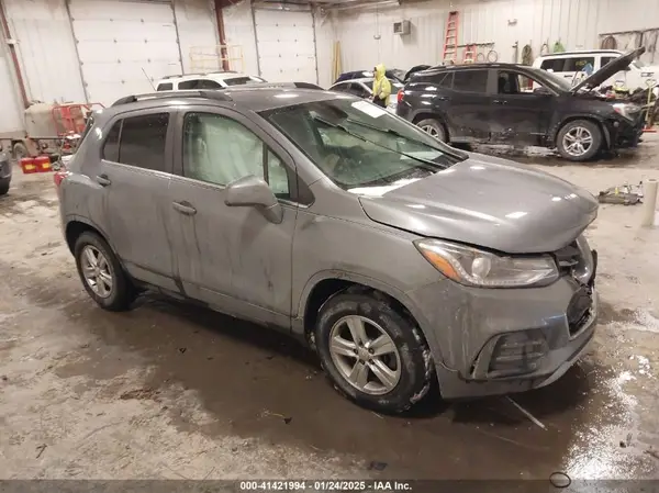 3GNCJLSB2LL319876 2020 CHEVROLET TRAX - Image 1