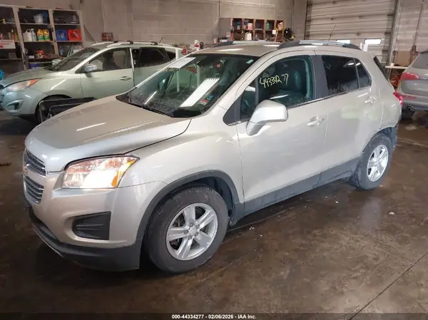 3GNCJLSB3GL261833 2016 CHEVROLET TRAX - Image 2