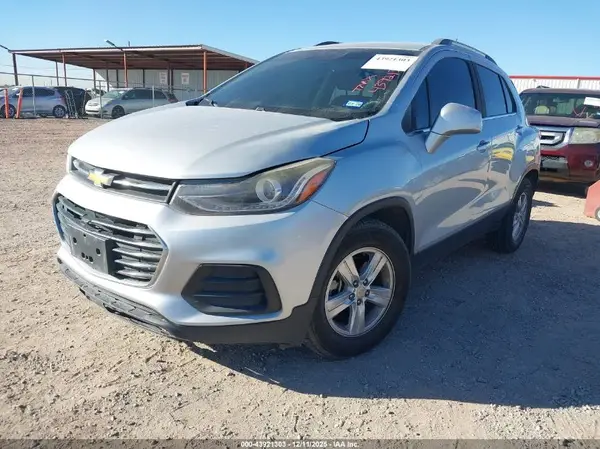 3GNCJLSB3HL140057 2017 CHEVROLET TRAX - Image 2