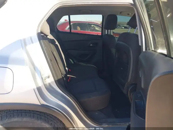 3GNCJLSB3HL140057 2017 CHEVROLET TRAX - Image 8