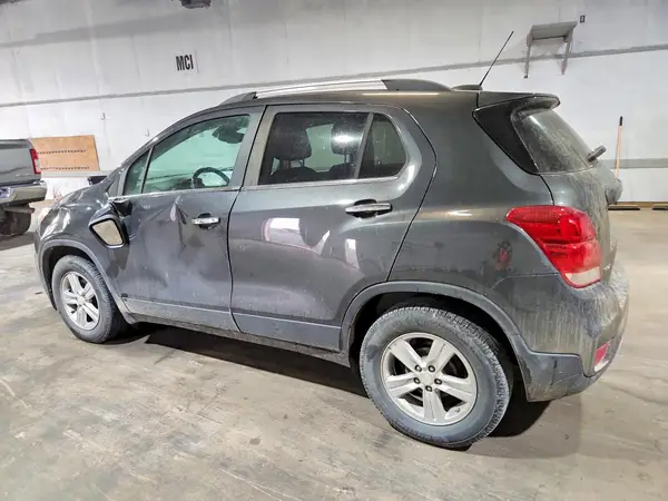 3GNCJLSB3HL172801 2017 CHEVROLET TRAX - Image 2