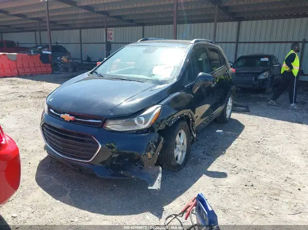 3GNCJLSB3HL285549 2017 CHEVROLET TRAX - Image 2