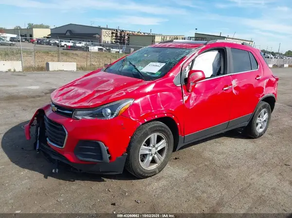 3GNCJLSB3JL171072 2018 CHEVROLET TRAX - Image 2
