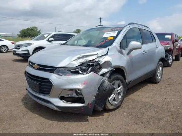 3GNCJLSB3JL181715 2018 CHEVROLET TRAX - Image 2