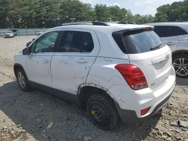 3GNCJLSB3JL198031 2018 CHEVROLET TRAX - Image 2