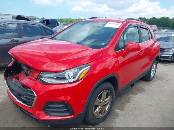 3GNCJLSB3JL201235 2018 CHEVROLET TRAX - Image 2