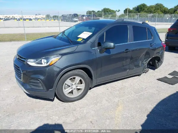 3GNCJLSB3JL209237 2018 CHEVROLET TRAX - Image 2