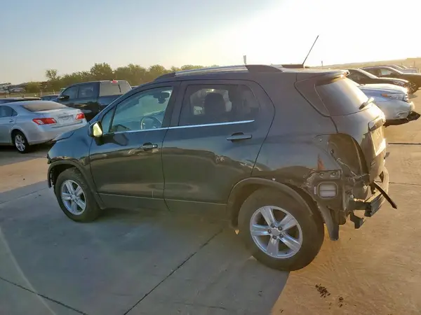 3GNCJLSB3JL258647 2018 CHEVROLET TRAX - Image 2