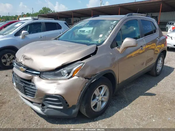 3GNCJLSB3JL270085 2018 CHEVROLET TRAX - Image 2