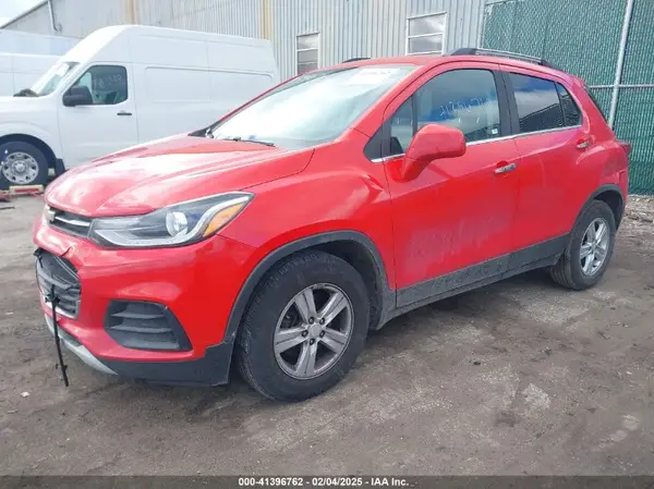 3GNCJLSB3JL274220 2018 CHEVROLET TRAX - Image 2