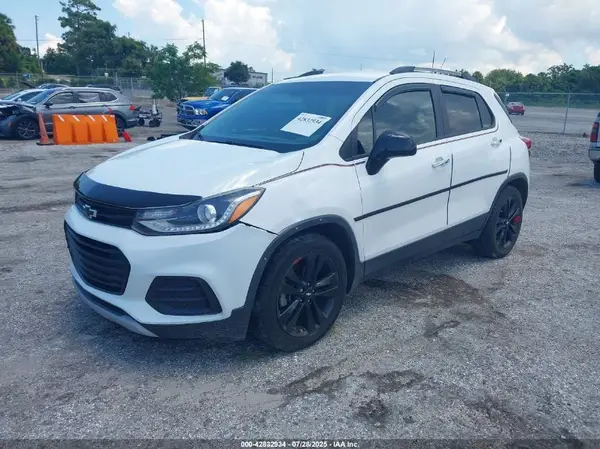 3GNCJLSB3JL318992 2018 CHEVROLET TRAX - Image 2