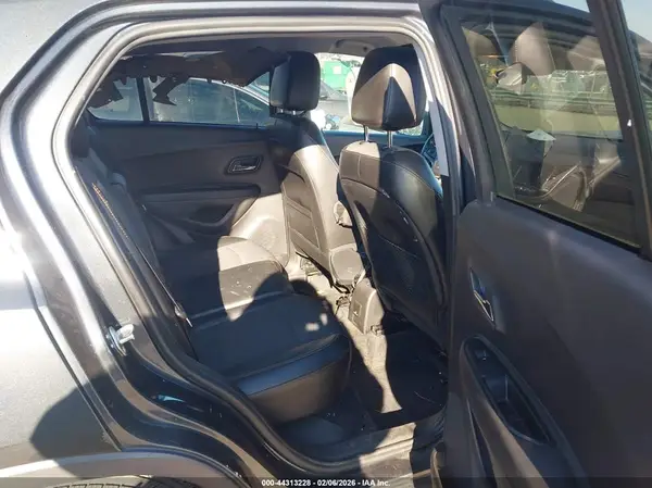 3GNCJLSB3JL322587 2018 CHEVROLET TRAX - Image 8