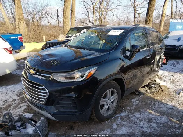 3GNCJLSB3JL365584 2018 CHEVROLET TRAX - Image 2