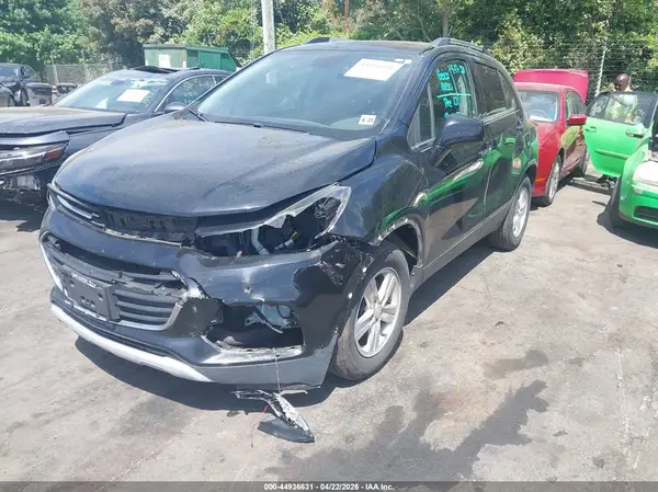 3GNCJLSB3JL370297 2018 CHEVROLET TRAX - Image 2